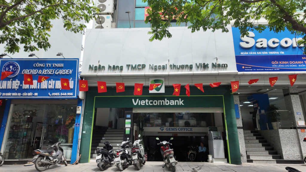 Tòa nhà 18 Khúc Thừa Dụ 